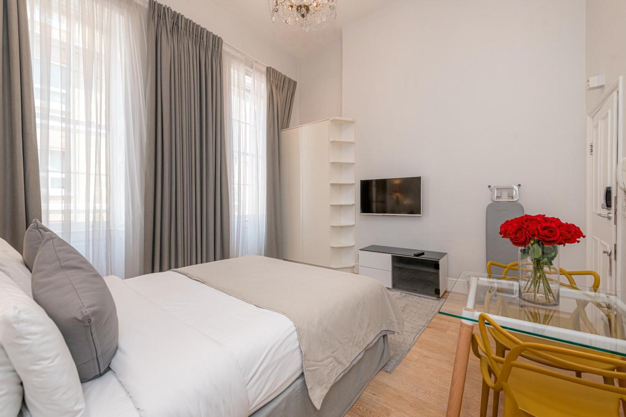17 Hertford Street Лондон Экстерьер фото