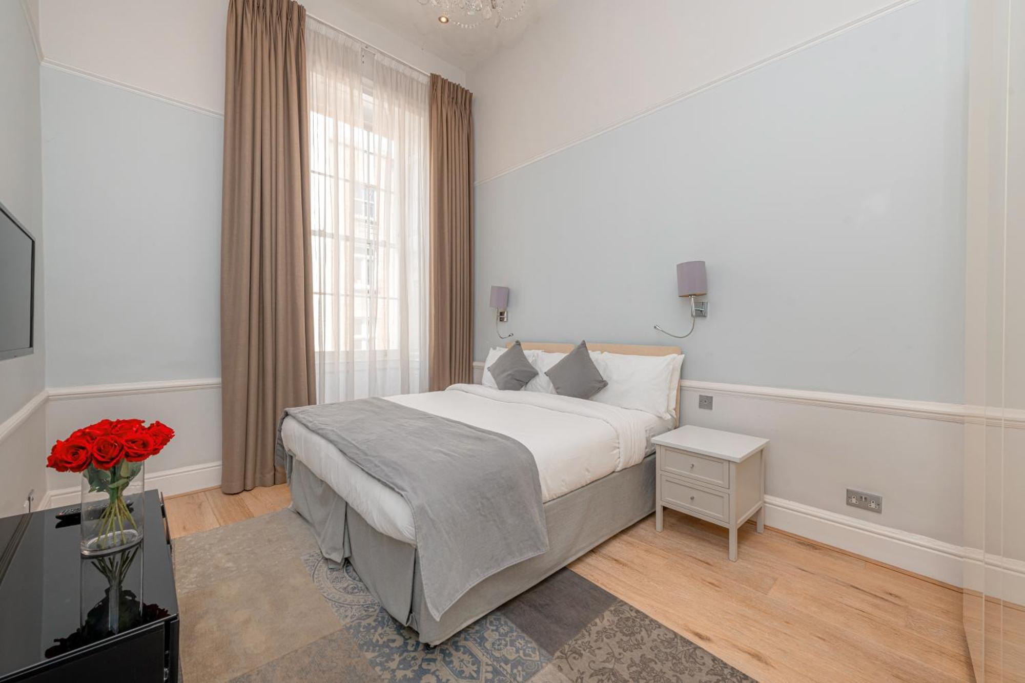 17 Hertford Street Лондон Экстерьер фото