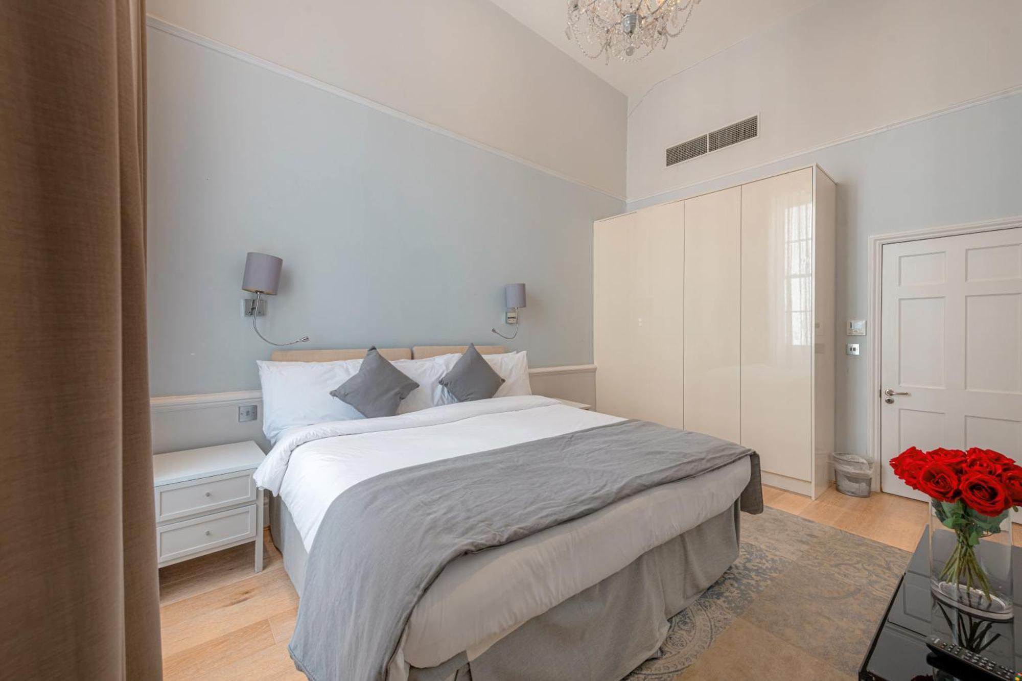 17 Hertford Street Лондон Номер фото