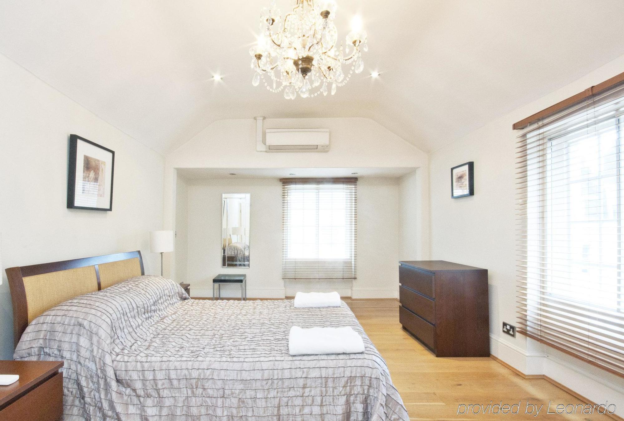 17 Hertford Street Лондон Экстерьер фото