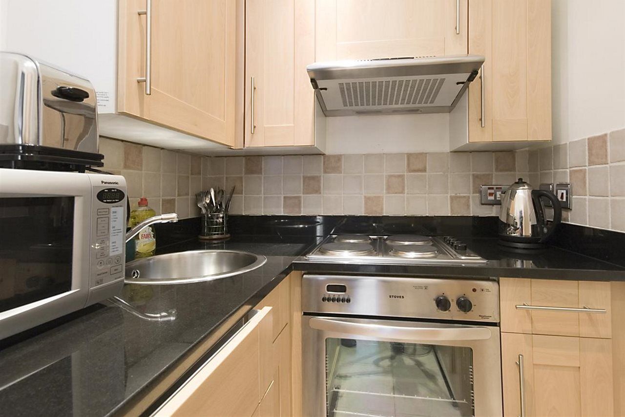 17 Hertford Street Лондон Экстерьер фото